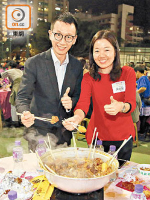 陳志豪（左）同陳敏娟（右）都有畀機會仔女入廚房。（陳嘉順攝）