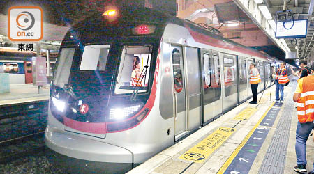 東鐵線今年首三季將有十數晚，以早上繁忙時段的頻密班次試車。