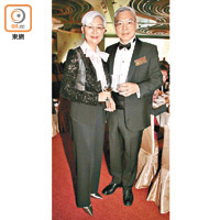 樂善堂常務總理郭予宏（右）卸任主席之後，仍然帶太太（左）一齊現身支持樂善堂嘅活動。