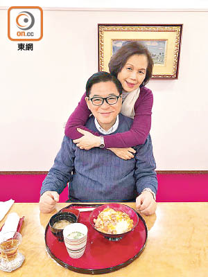 林健鋒同太太去日本慶祝結婚四十一周年。（受訪者提供）