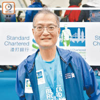 香港大學深圳醫院院長盧寵茂指，跑步期間留意到救護站有增設自動體外心臟去顫器。