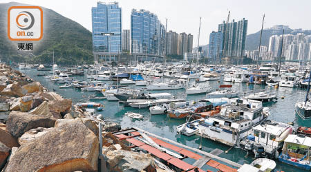 香港仔<br>律政司的法律意見令私人繫泊設備分租「合法化」，任由公眾資源被濫用牟暴利。（黃仲民攝）