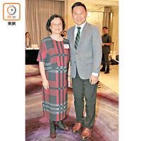 林淑儀（左）同勞工及福利局副局長徐英偉（右）都講起點管教仔女。