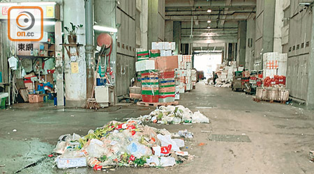長沙灣副食品批發市場：市場面積逾十公頃，當眼處卻未見任何廚餘回收桶。