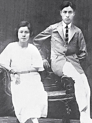 李鵬父親李碩勛（右）及母親趙君陶（左）。（互聯網圖片）