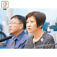 陳黃麗娟（右）表示，取得一紙文憑就可以一勞永逸的時代早已過去。