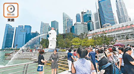 新加坡政府呼籲國民推遲不必要的赴港行程。