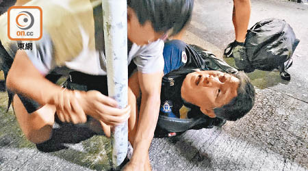 港足前門將梁卓長（右）遇襲案，警方在天水圍再拘捕一男子。