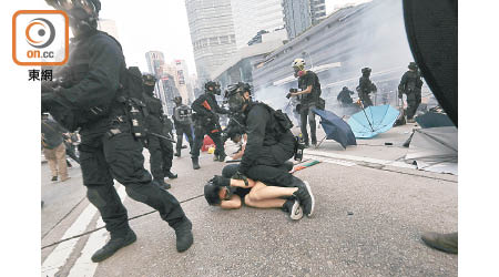 九月廿九日港島反修例示威暴亂中，九十六人被控暴動罪。