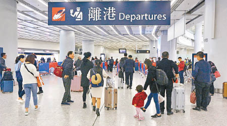 張建宗指現時沒必要減少來往武漢和香港的航班或高鐵班次。
