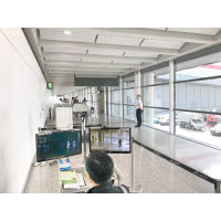 防護中心早前於機場增設額外紅外線熱像儀，專為武漢抵港航班的旅客監測體溫。