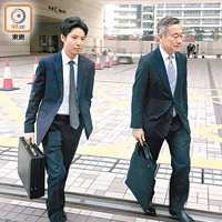 香港槍會由董事羅啟華（右）代表出庭。