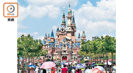 上海迪士尼讓旅客免費退票。