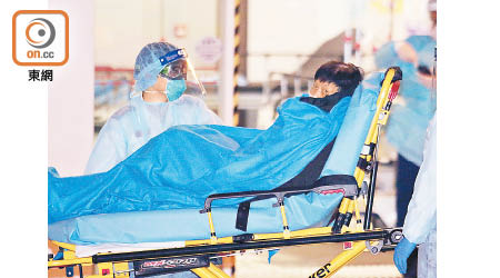 明愛醫院一名八十歲男病人初次確診武漢肺炎，轉送瑪嘉烈醫院。（梁裔楠攝）