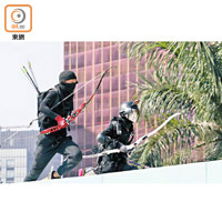 反修例暴徒過去曾使用弓箭攻擊警方。