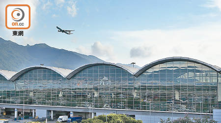 機場暫停所有前往內地的轉乘交通接駁服務。