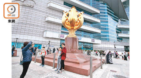 今個五一假期，內地訪港旅客不再，首現零旅行團。