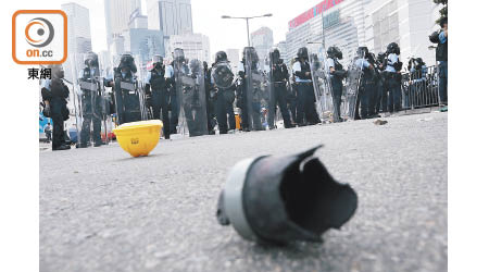 警方在半年多反修例示威抗爭中，使用約一萬六千枚催淚彈。