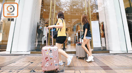 新冠肺炎疫情重挫本港旅遊業，旅客人流大減。