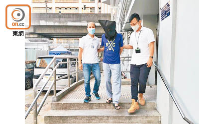 涉嫌與屯門及荃灣多宗的士劫案有關的男子被捕。