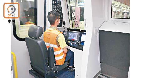 機電署已要求港鐵暫停新信號系統的實地行車測試。
