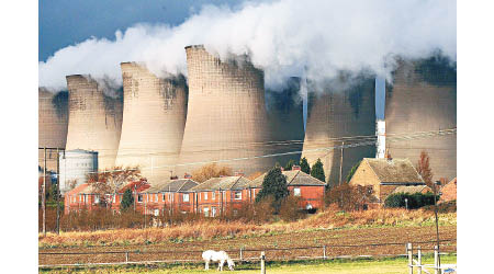 新冠肺炎疫情下，英國電力需求下降，減少對燃煤發電的依賴。