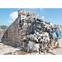 中小型回收店結業造成更多廢膠送往堆填。（受訪者提供）
