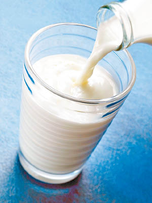 研究發現經常飲全脂奶可降低患糖尿病及高血壓的風險。
