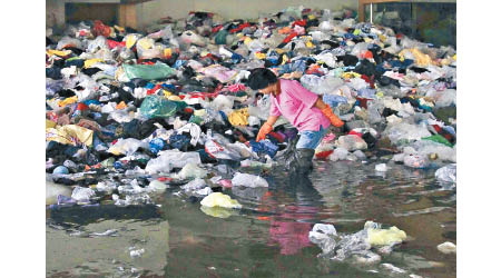 泰國自疫情爆發以來，塑膠包裝及食物盒等消耗急升，塑膠廢料隨之大幅增加。
