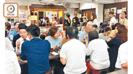 全港食肆昨起「晚六朝五」禁止堂食，就連不對外開放的員工飯堂亦受限。