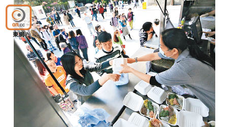 美食車開業首年最受歡迎，總營業額達二千一百多萬元。