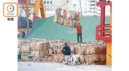 現時本港回收所得的廢紙，主要出口到內地。