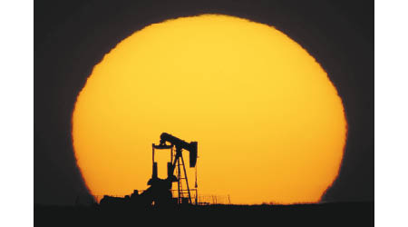 投資業界料石油供應增加之際，需求亦正在轉弱。