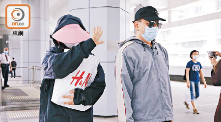 死者的丈夫楊錦開（右）和女兒楊珮瑩（左）昨天先後作供。