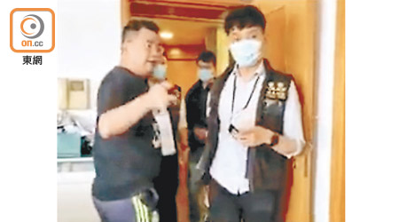 尹兆堅（左） 昨早被警方登門拘捕。