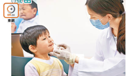 醫教界促政府全面統籌所有學童流感疫苗的分配。