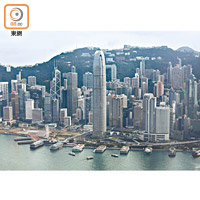 作為國際金融中心的香港，在過去一年半飽受黑暴和疫情的衝擊。