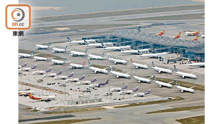 國泰航空向港府申請重奪港龍的航線。