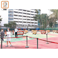 前往伊利沙伯醫院網球場採樣站的人數較前日少。