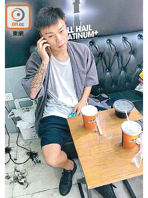 卓耀國曾於旺角髮型屋因欠政府款項被捕。