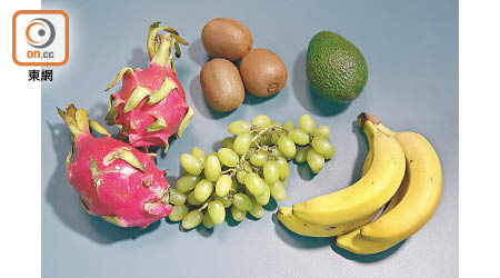 水果及根莖類植物含有果糖。