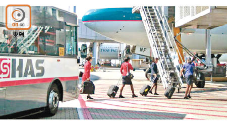 HAS在香港國際機場為機組人員提供停機坪接載服務。