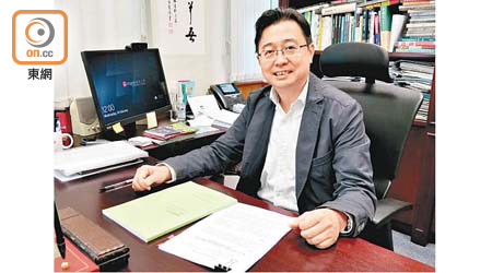 劉智鵬指老師可趕及在暑假預備新通識科。