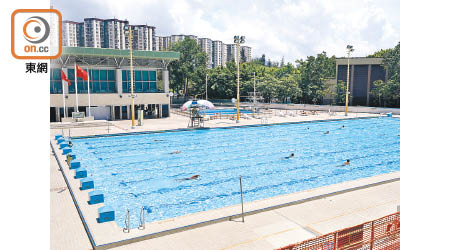 公眾游泳池等體育處所舉行的訓練班及同樂日，將於下月3日起復辦。