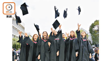 有專家指，疫情下大學畢業生仍較難找工作。
