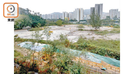 本港不少土地長期「曬太陽」，閒置十幾年都不發展。