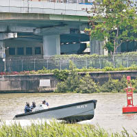 水警負責水路巡查，嚴防非法入境者。