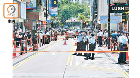 警方當日於銅鑼灣執勤控制秩序。
