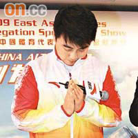 中國乒乓領軍人物王皓昨日26歲牛一，贊助商為他舉行一個簡單的生日會；而安踏體育亦於會上宣布在2009年至2012年間贊助中國隊領獎服。