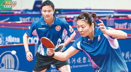 張鈺（左）與姜華珺組合總算為港隊在今屆賽事保住一面銅牌。